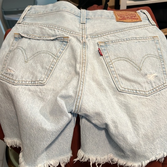 Levi's® Premium 501® MID THIGH WOMEN'S SHORTS Long Jean Denim Raw Hem - Picture 6 of 6